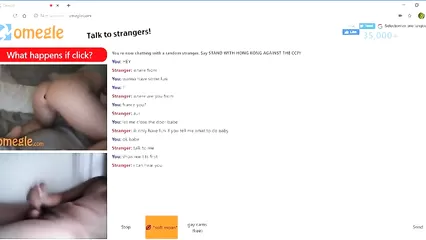 Развратная молодая нимфа показывает мастурбацию на вебкамеру используя секс игрушки