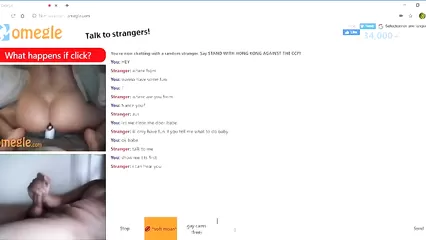 Развратная молодая нимфа показывает мастурбацию на вебкамеру используя секс игрушки